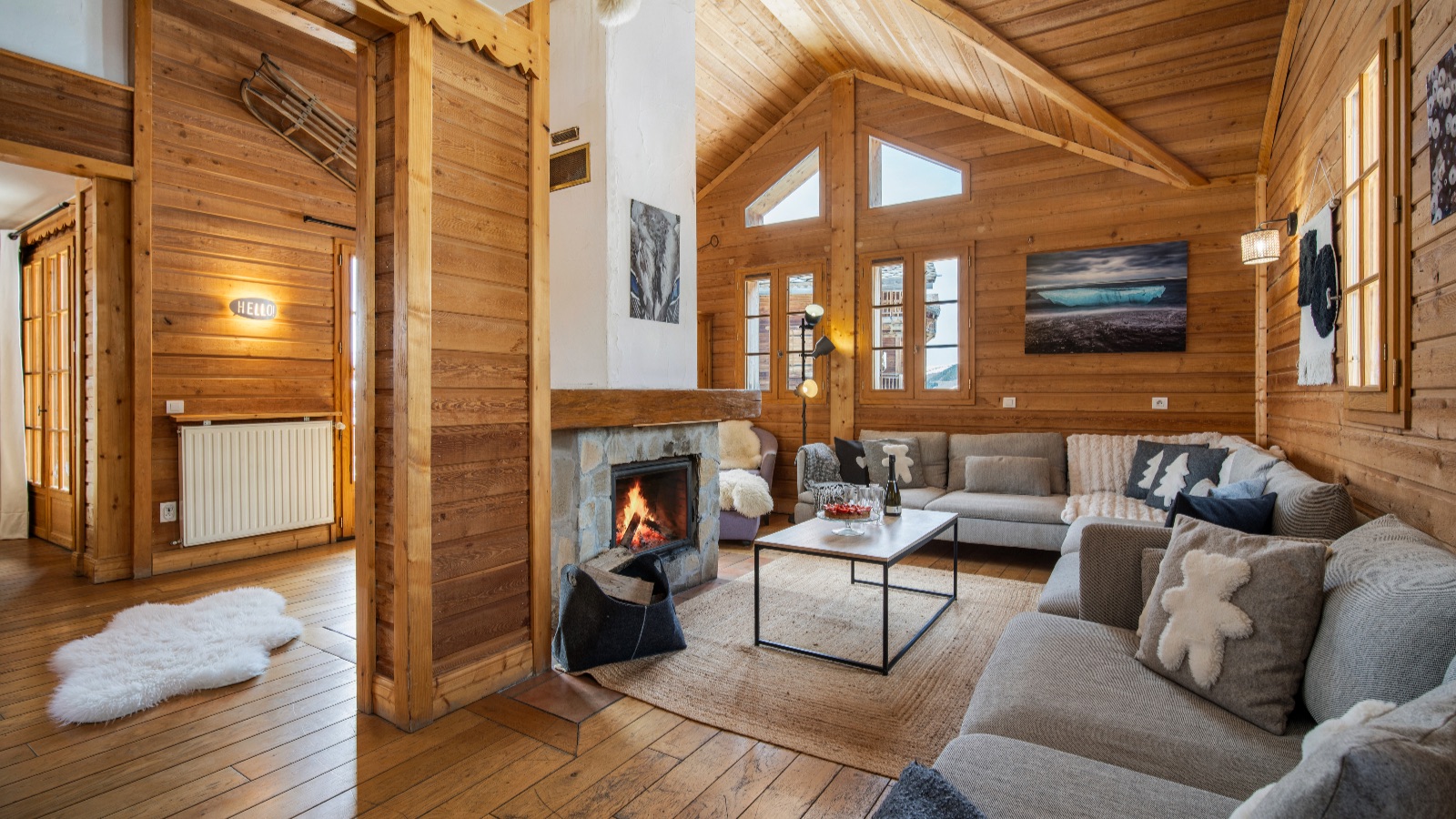 Luxury-Ski-Chalet-Alpe-De-Huez-Chalet-Diane-Oxford-Ski-Lounge3.jpg