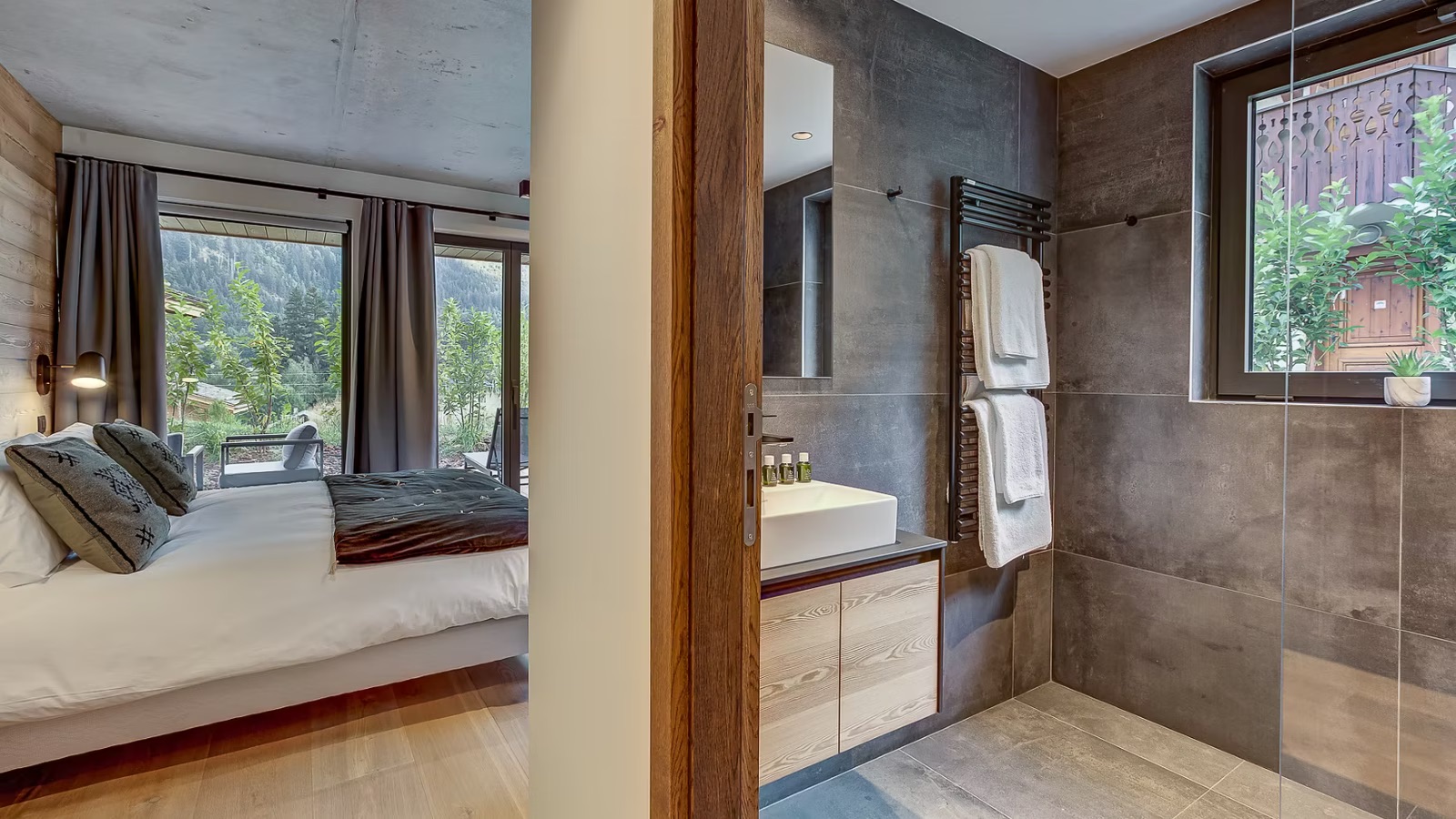 Luxury-Ski-Chalet-Chamonix-Chalet-Choucas-Oxford-Ski-Bedroom10.jpeg