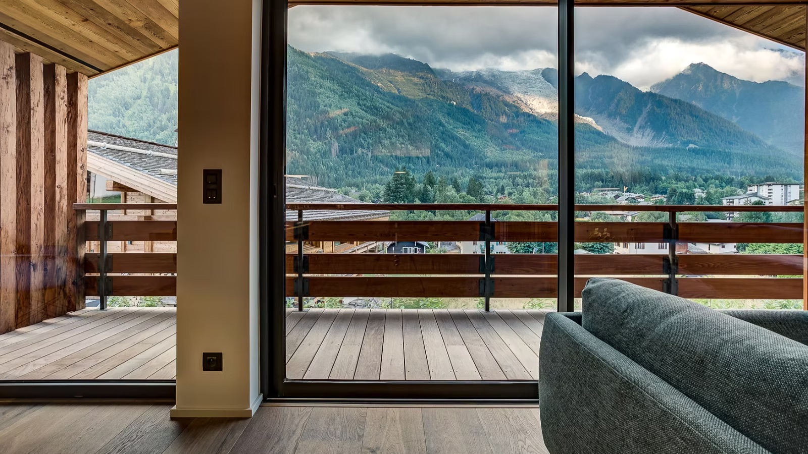 Luxury-Ski-Chalet-Chamonix-Chalet-Choucas-Oxford-Ski-View.jpeg
