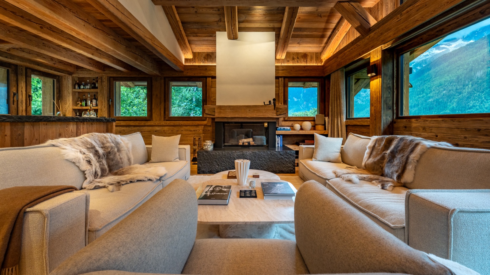 Luxury-Ski-Chalet-Chamonix-Chalet-L'Orri-Oxford-Ski-Lounge3.jpg