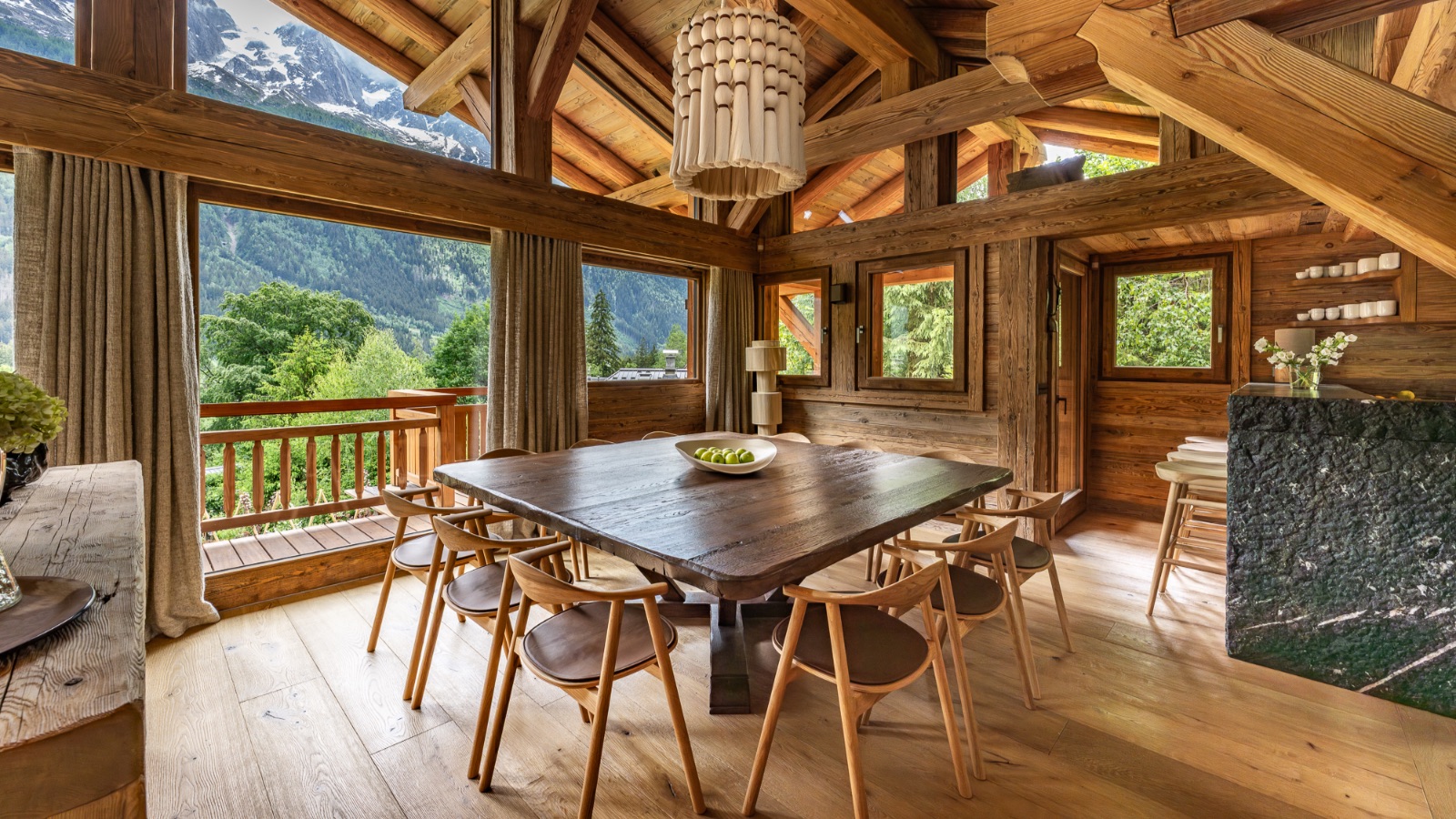 Luxury-Ski-Chalet-Chamonix-Chalet-L'Orri-Oxford-Ski-Dining3.jpg