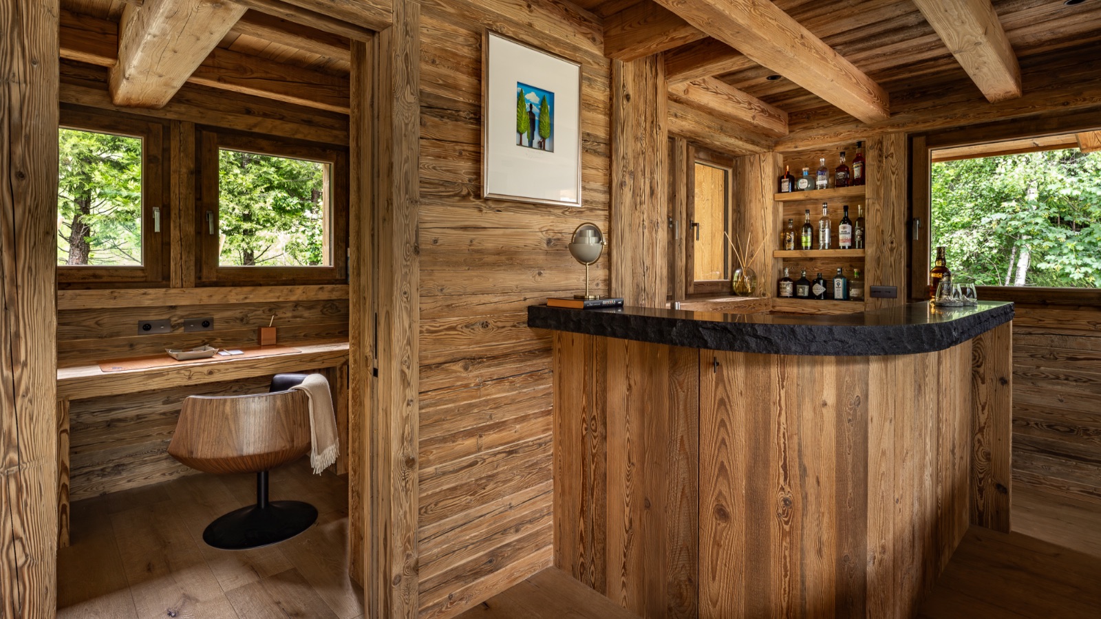 Luxury-Ski-Chalet-Chamonix-Chalet-L'Orri-Oxford-Ski-Bar.jpg