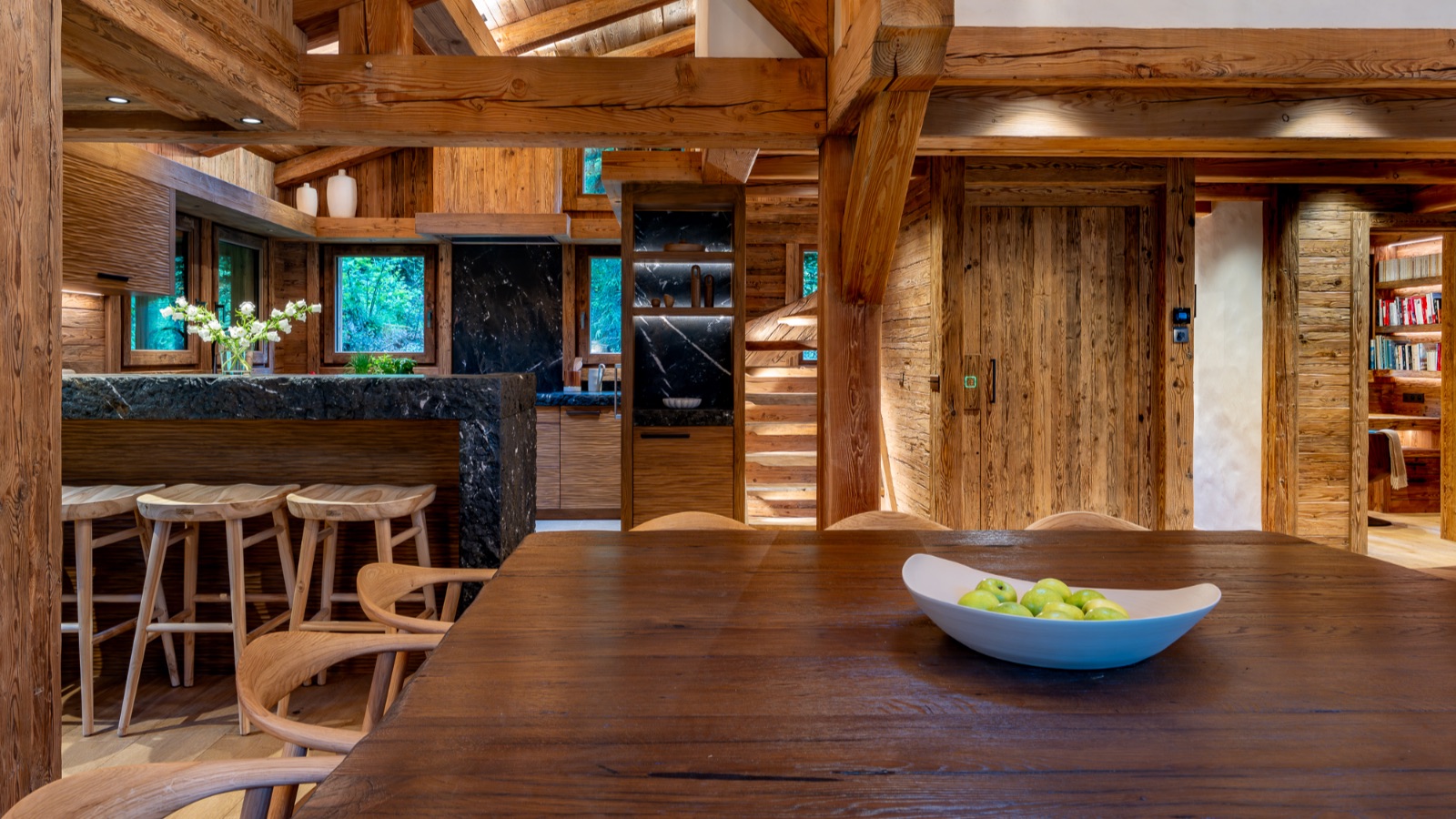 Luxury-Ski-Chalet-Chamonix-Chalet-L'Orri-Oxford-Ski-Dining4.jpg