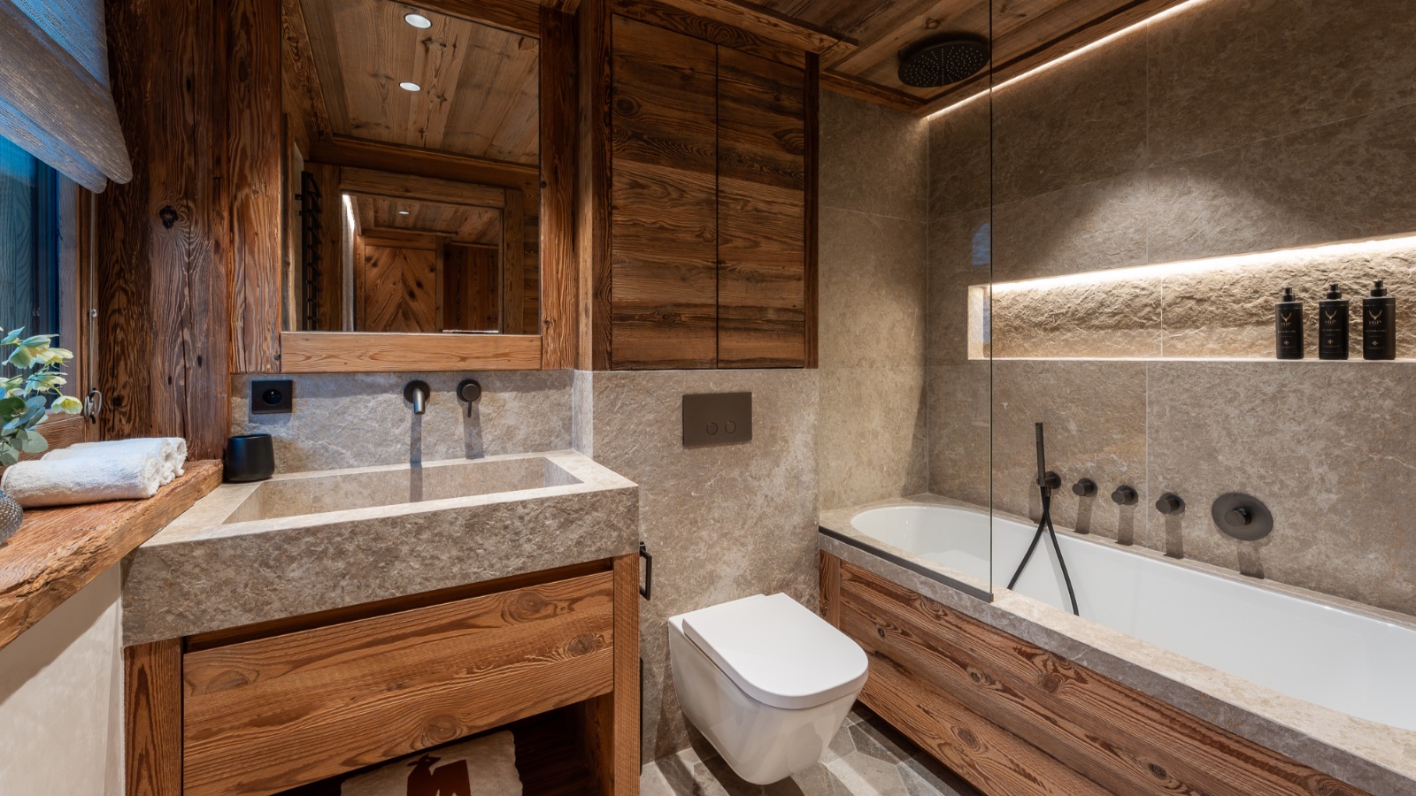 Luxury-Ski-Chalet-Chamonix-Chalet-L'Orri-Oxford-Ski-Bathroom.jpg