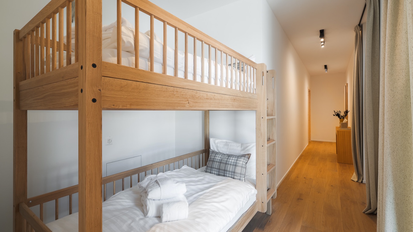Luxury-Ski-Chalet-Grimentz-Guernerés-Oxford-Ski2.jpg