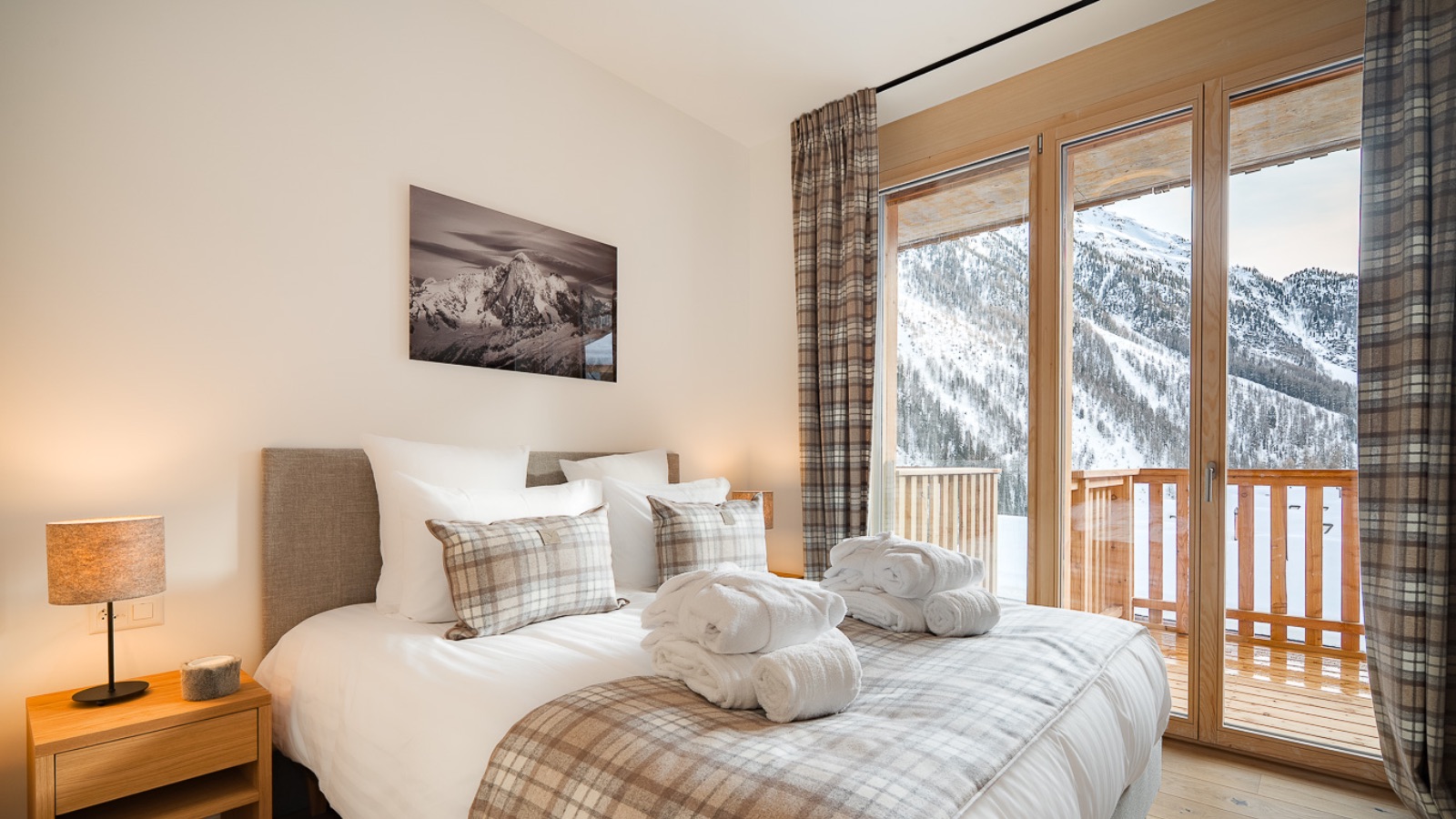 Luxury-Ski-Chalet-Grimentz-Guernerés-Oxford-Ski3.jpg