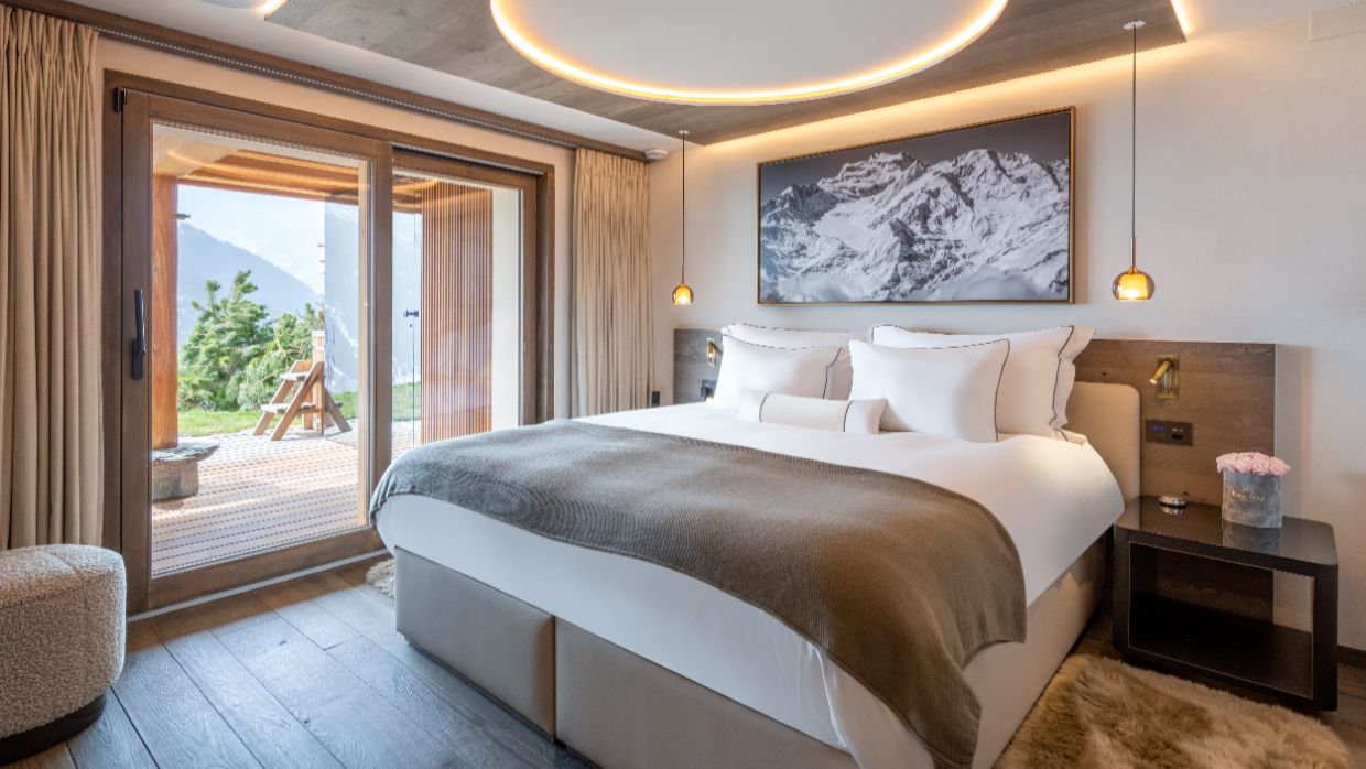 Luxury-Ski-Chalet-Verbier-LeVerbierview01-OSC- Bedroom (1).jpg