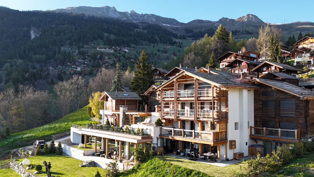 Luxury-Ski-Chalet-Verbier-LeVerbierview01-OSC-Chalet.jpg