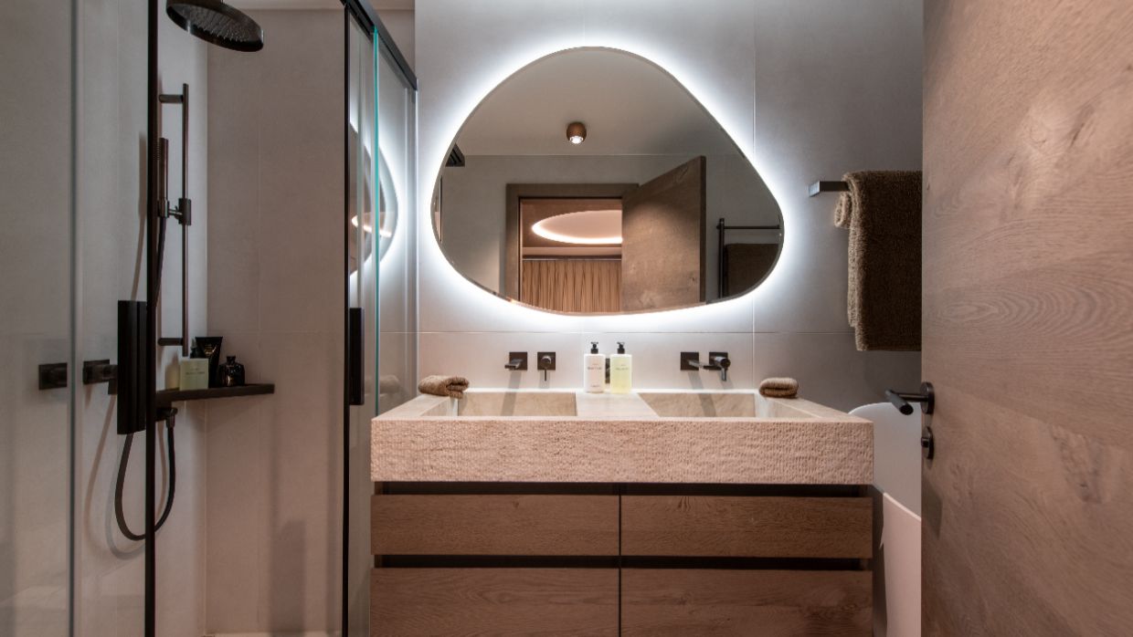Luxury-Ski-Chalet-Verbier-LeVerbierview01-OSC-Bathroom (3).jpg