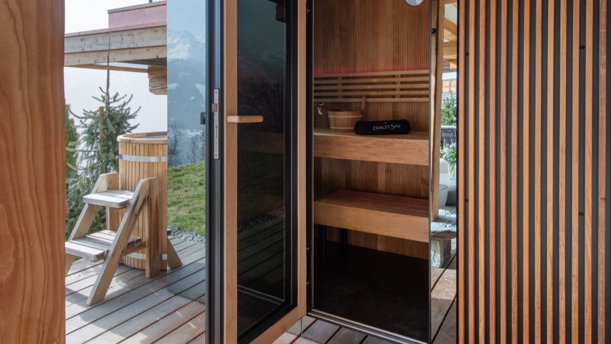 Luxury-Ski-Chalet-Verbier-LeVerbierview01-OSC-Sauna.jpg