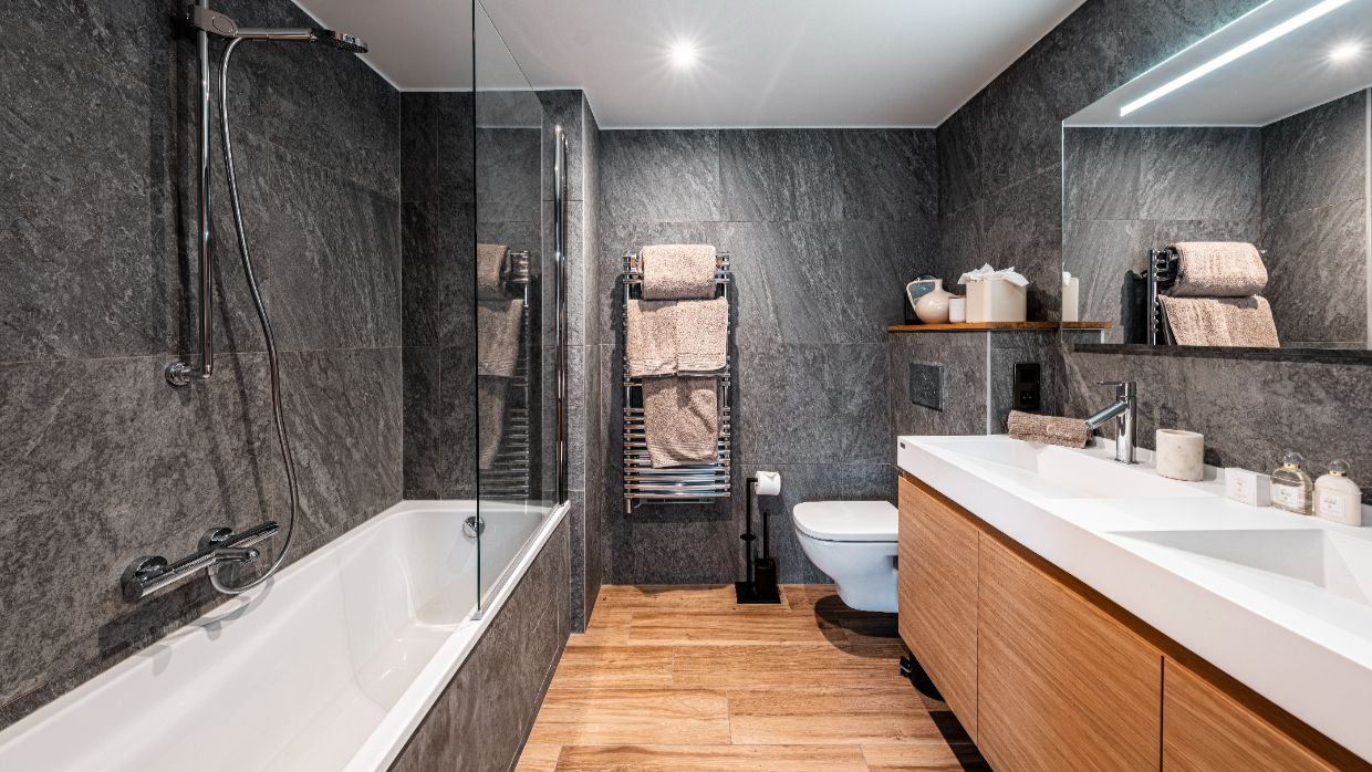 Luxury-Ski-Chalet-Courchevel1650-OSC-bathroom.jpg