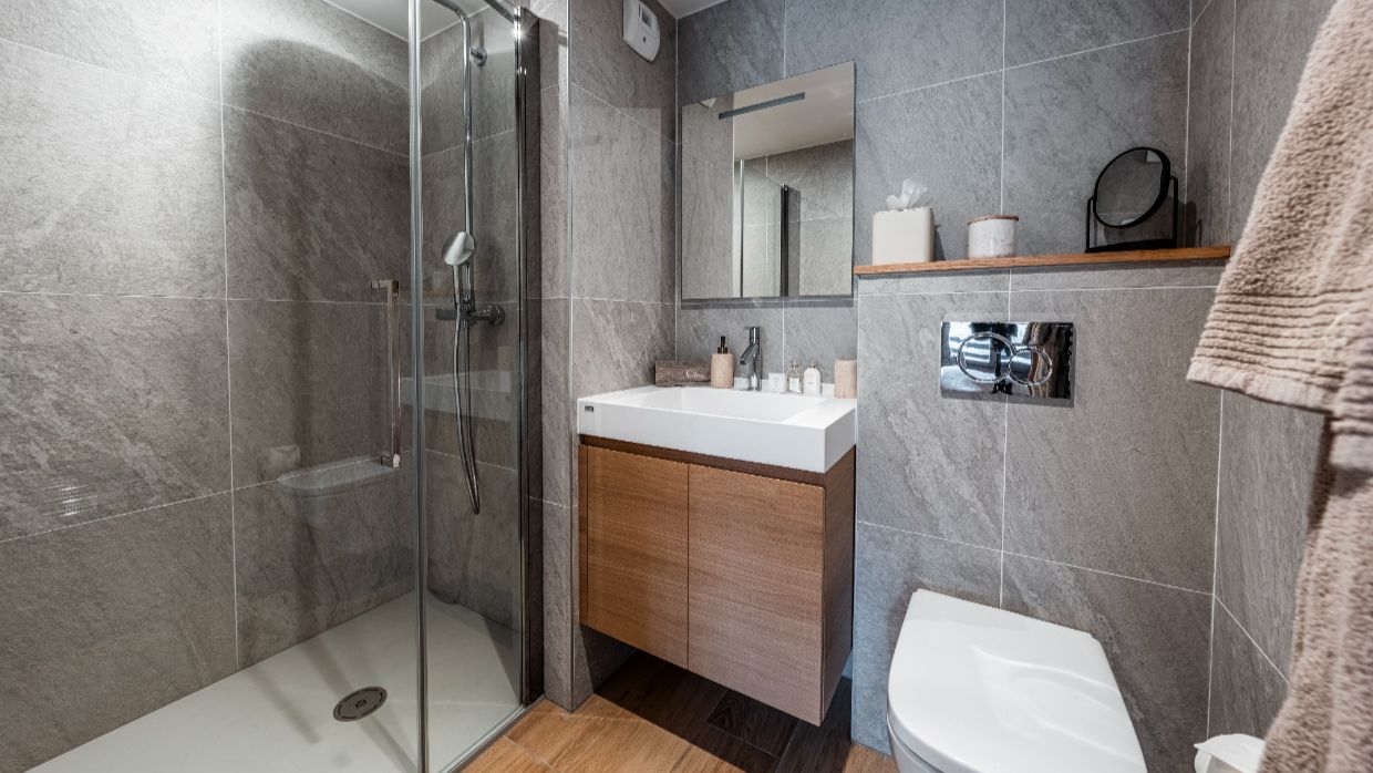 Luxury-Ski-Chalet-Courchevel1650-OSC-Bathroom (2).jpg