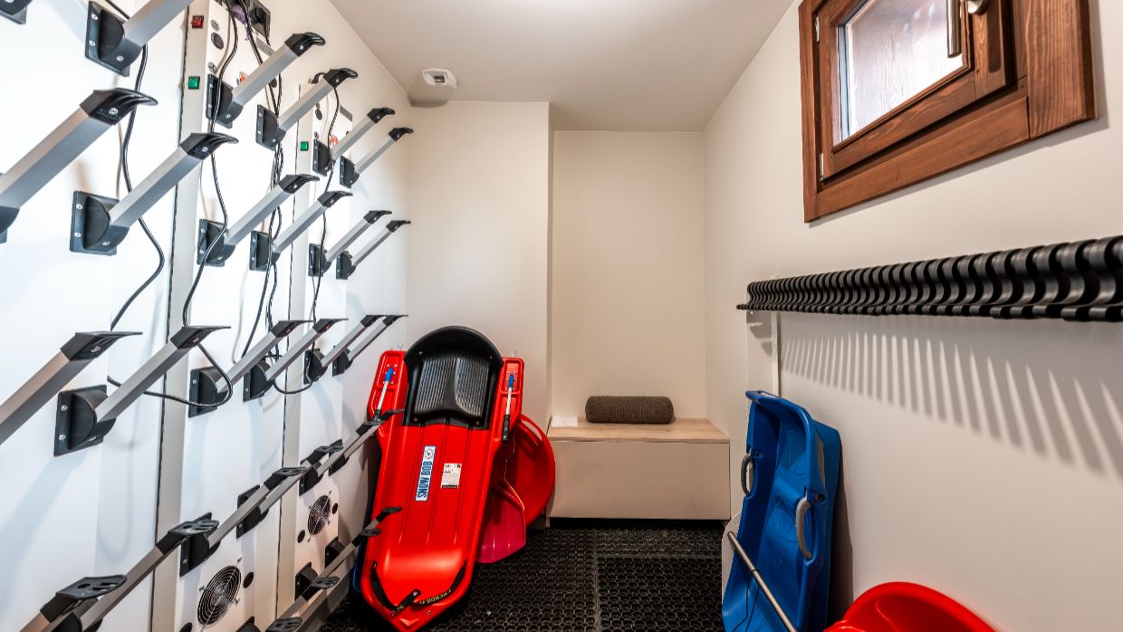 Luxury-Ski-Chalet-Courchevel1650-OSC-ski room.jpg