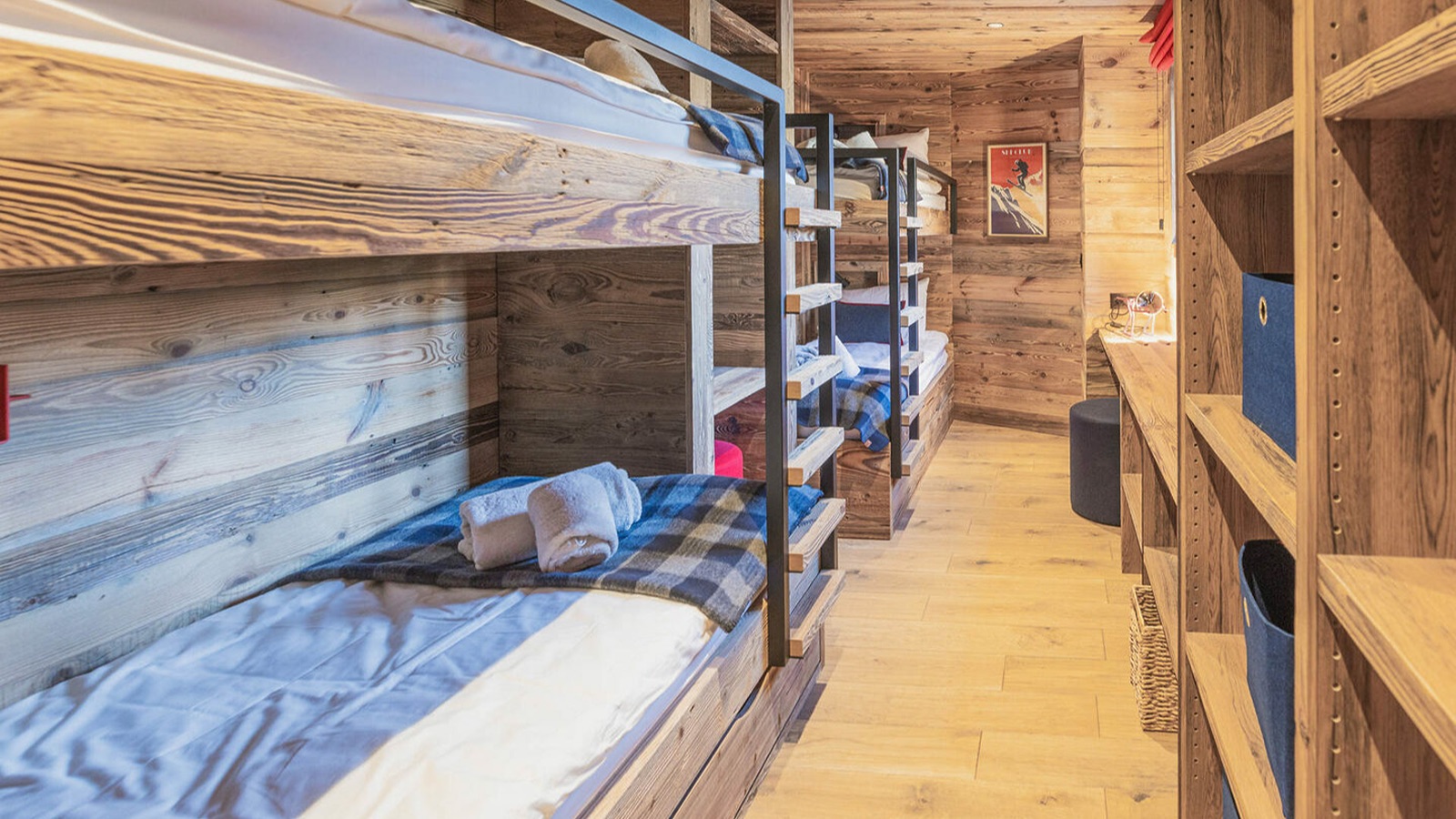 Luxury-Ski-Resort-St-Martin-De-Belleville-Chalet-Taiga-Oxford-Ski-Bunkbedroom2.jpg