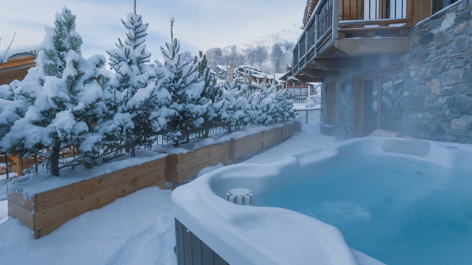 Luxury-Ski-Resort-St-Martin-De-Belleville-Chalet-Taiga-Oxford-Ski-Hot-Tub.jpg