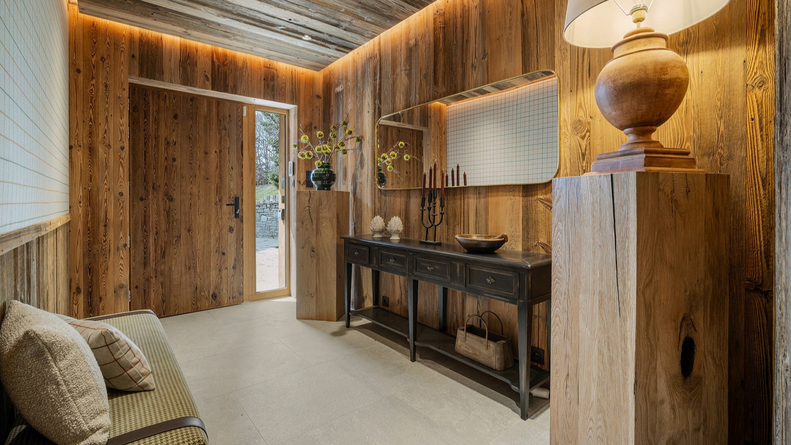 Luxury-Ski-Resort-St-Martin-De-Belleville-Chalet-Flocons-des-Iles-Oxford-Ski-Hall.jpg