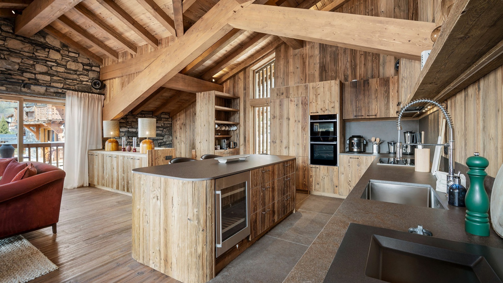 Luxury-Ski-Resort-St-Martin-De-Belleville-Chalet-Flocons-des-Iles-Oxford-Ski-Kitchen3.jpg