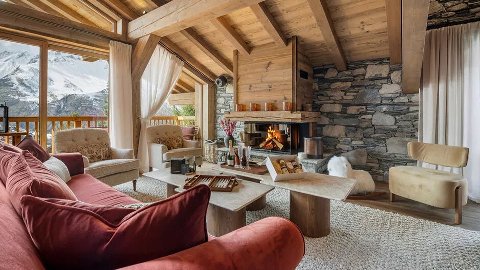Luxury-Ski-Resort-St-Martin-De-Belleville-Chalet-Flocons-des-Iles-Oxford-Ski-lounge3.jpeg