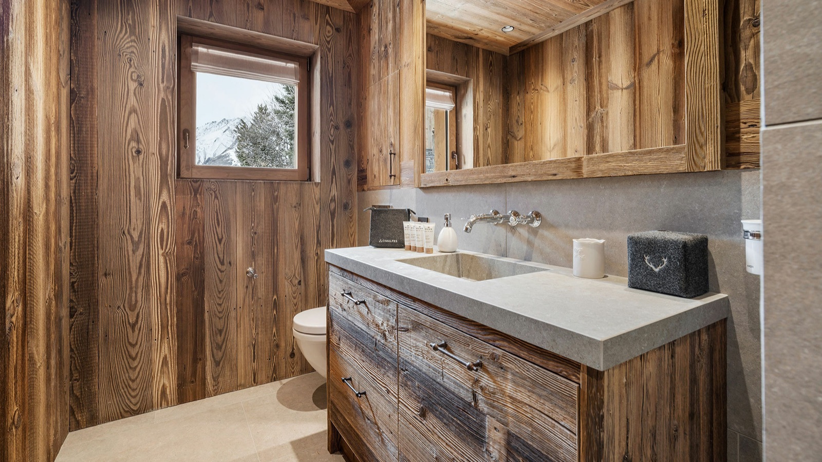 Luxury-Ski-Resort-St-Martin-De-Belleville-Chalet-Flocons-des-Iles-Oxford-Ski-bathroom.jpg