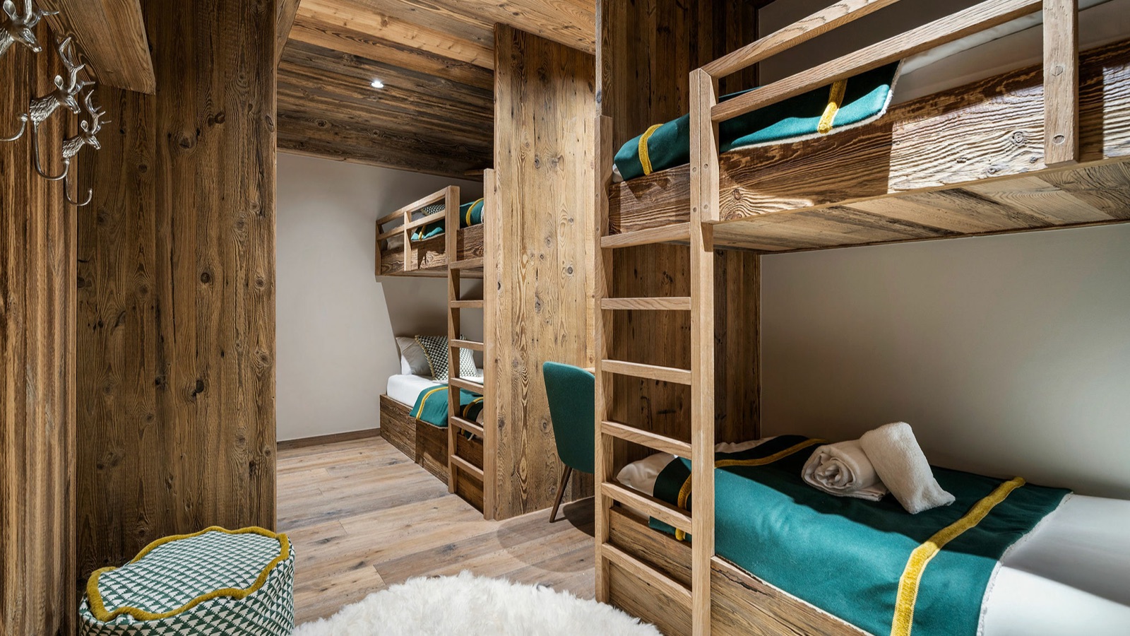 Luxury-Ski-Resort-St-Martin-De-Belleville-Chalet-Flocons-des-Iles-Oxford-Ski-bunk-bedroom20.jpg