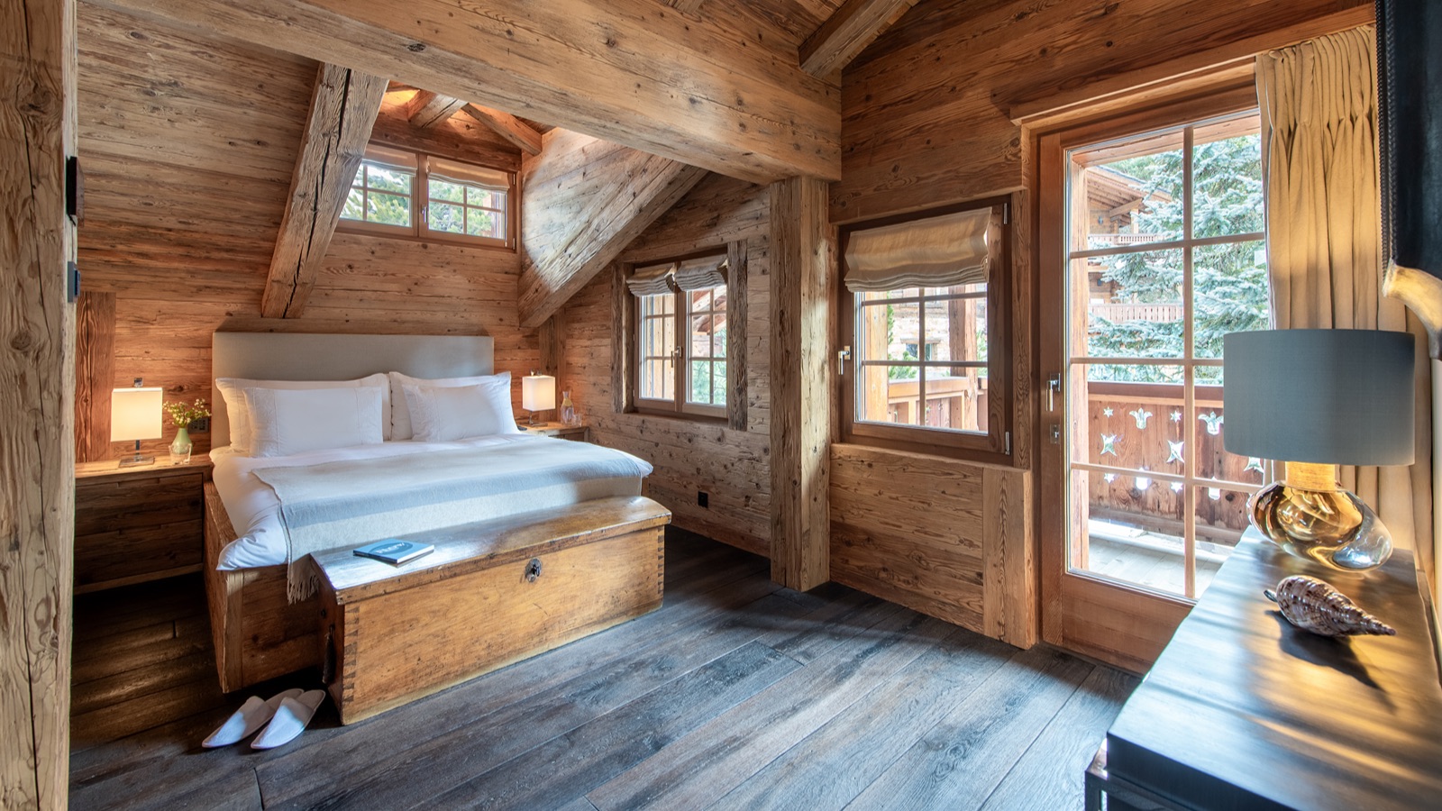 Luxury-Ski-Resort-Verbier-Chalet-Makini-Oxford-Ski-bedroom1.jpg