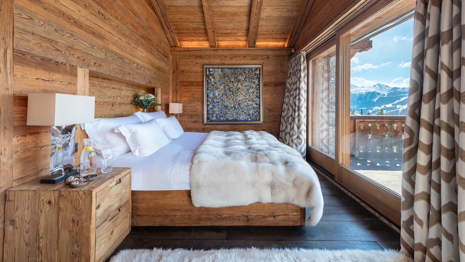 Luxury-Ski-Resort-Verbier-Chalet-Makini-Oxford-Ski-bedroom5.jpg