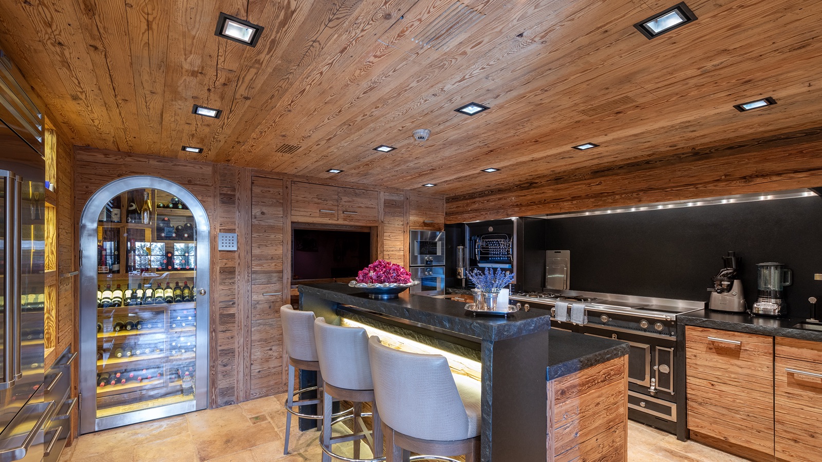 Luxury-Ski-Resort-Verbier-Chalet-Makini-Oxford-Ski-kitchen.jpg
