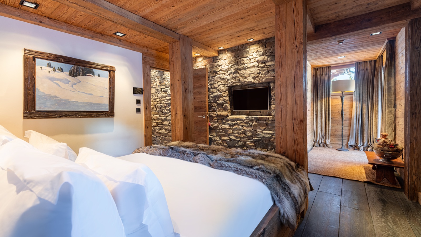 Luxury-Ski-Resort-Verbier-Chalet-Makini-Oxford-Ski-bedroom38.jpg
