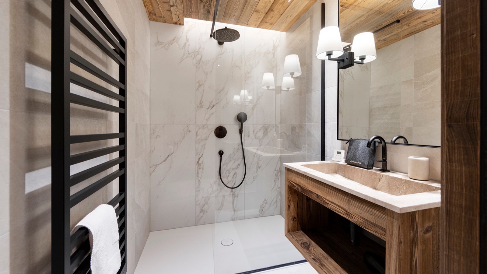 Luxury-Ski-Resort-Val-d-Isere-Apartment-Chardon-301-Oxford-Ski-bathroom.jpg