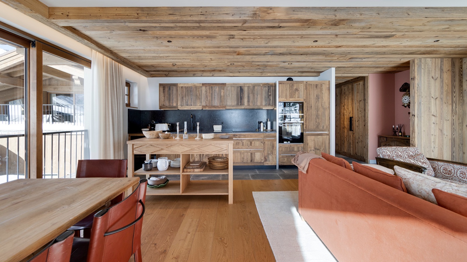 Luxury-Ski-Resort-Val-d-Isere-Apartment-Chardon-301-Oxford-Ski-kitchen.jpg