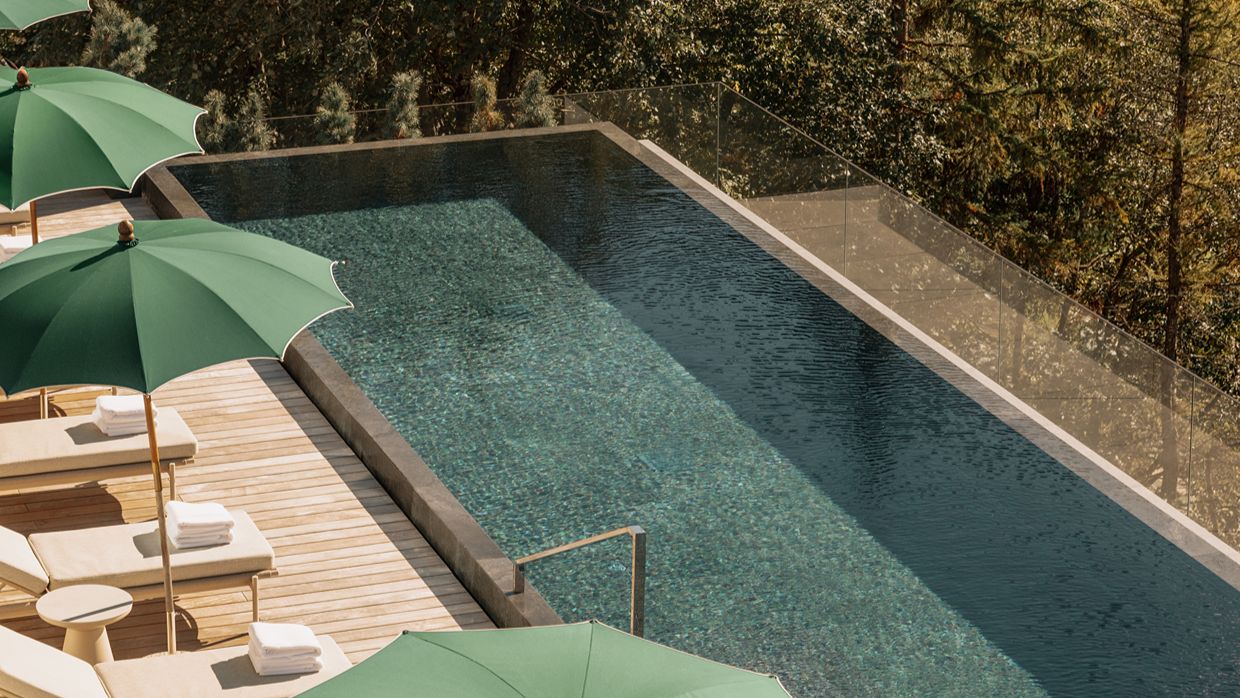 Aman Rosa Alpina, Italy – Wellness, Outdoor Pool 2.jpg