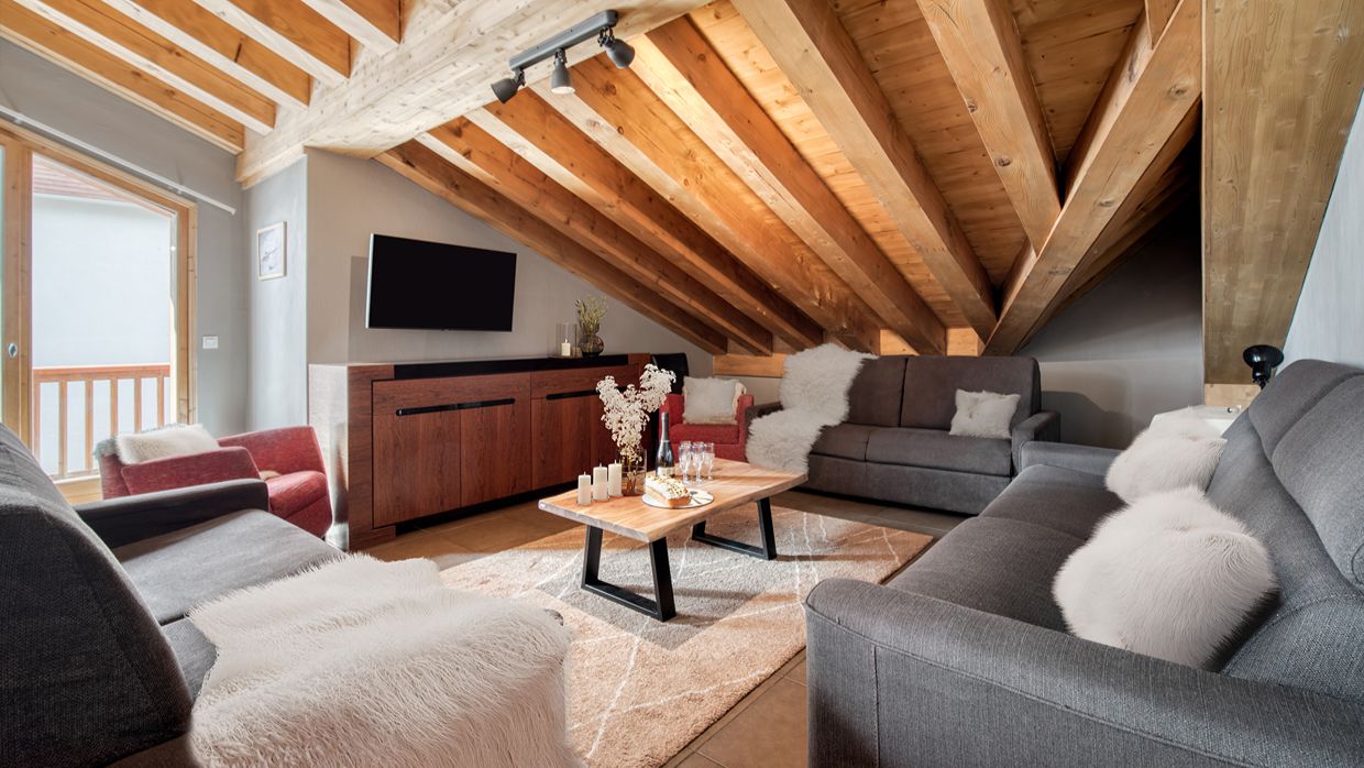 Luxury-Ski-Chalet-ValThorens-Sabotpenthouse-OSC- Living room (4).jpg