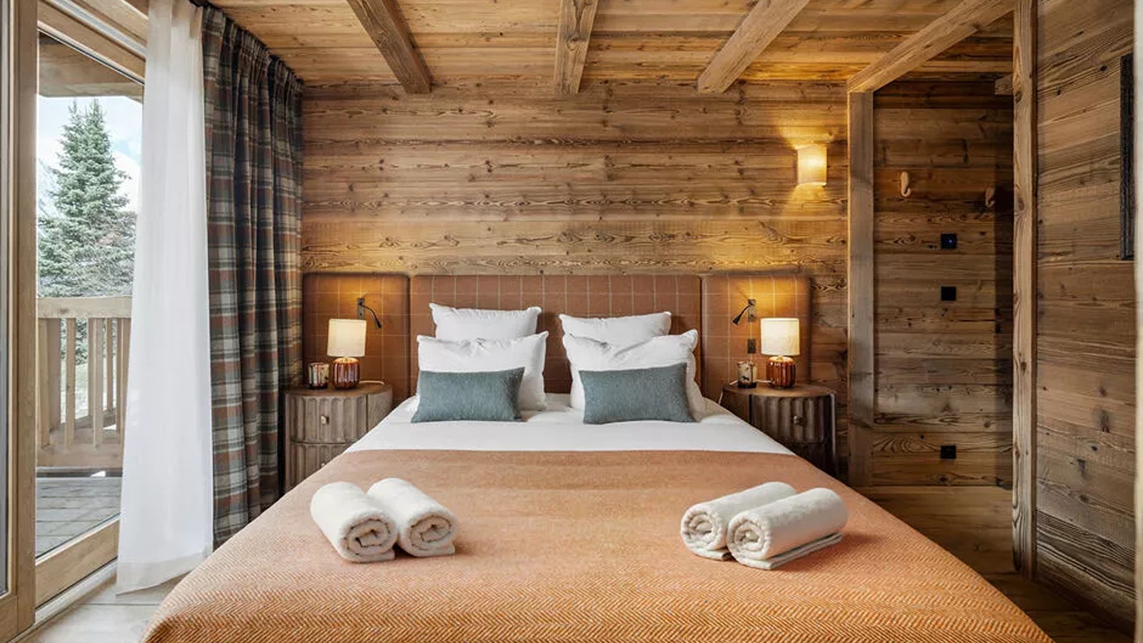 Luxury-Ski-Resort-St-Martin-De-Belleville-Chalet-Sable-Blanc-Oxford-Ski-bedroom.jpeg