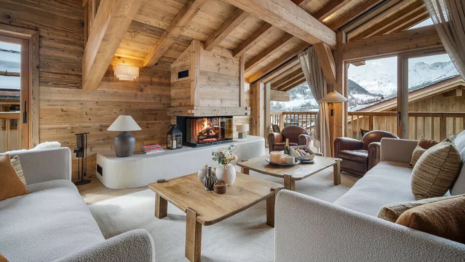 Luxury-Ski-Resort-St-Martin-De-Belleville-Chalet-Sable-Blanc-Oxford-Ski-Lounge.jpeg