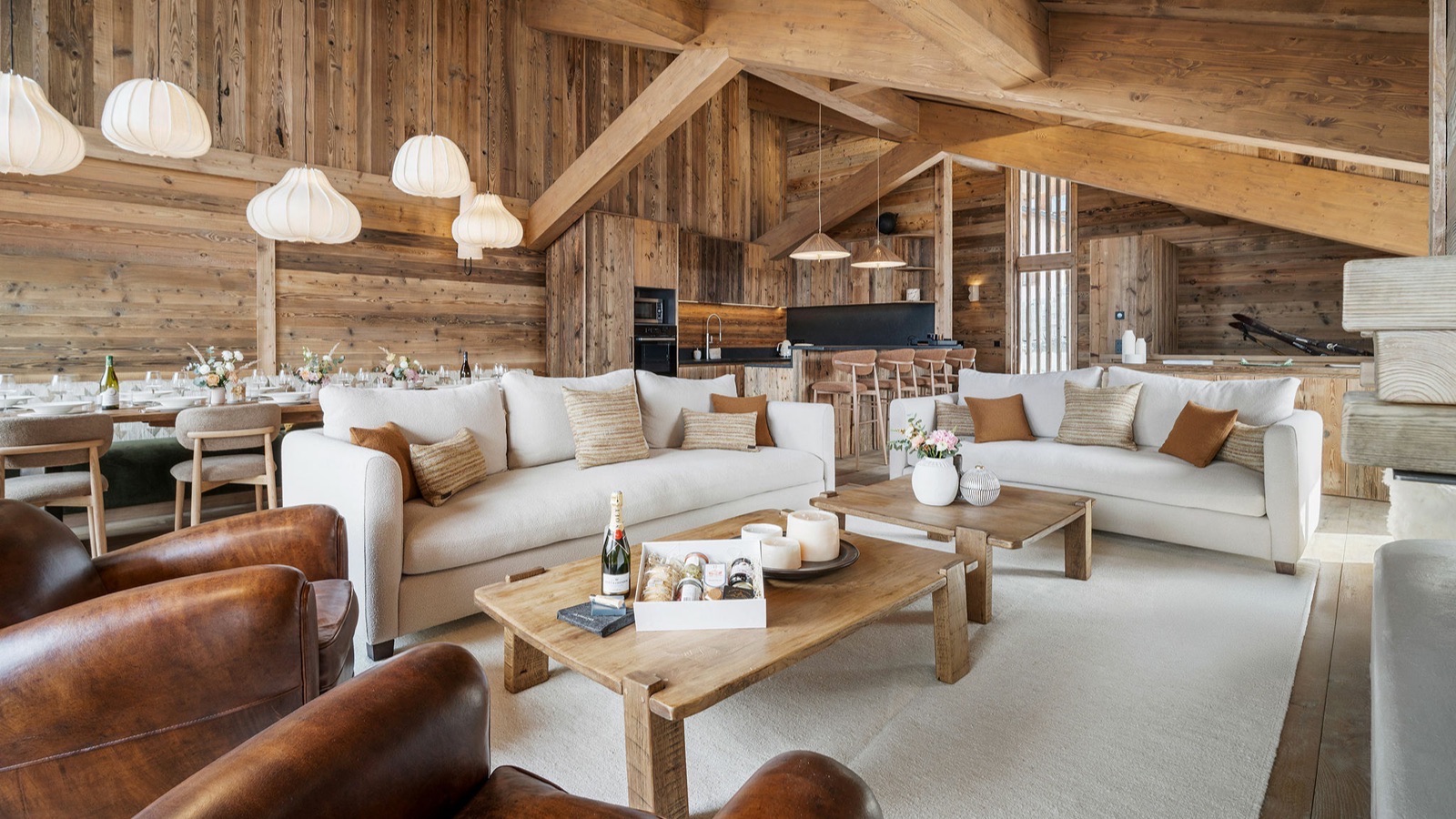 Luxury-Ski-Resort-St-Martin-De-Belleville-Chalet-Sable-Blanc-Oxford-Ski-lounge2.jpeg