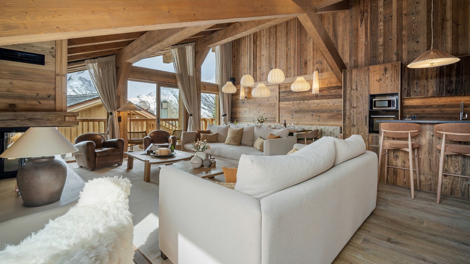 Luxury-Ski-Resort-St-Martin-De-Belleville-Chalet-Sable-Blanc-Oxford-Ski-lounge3.jpeg