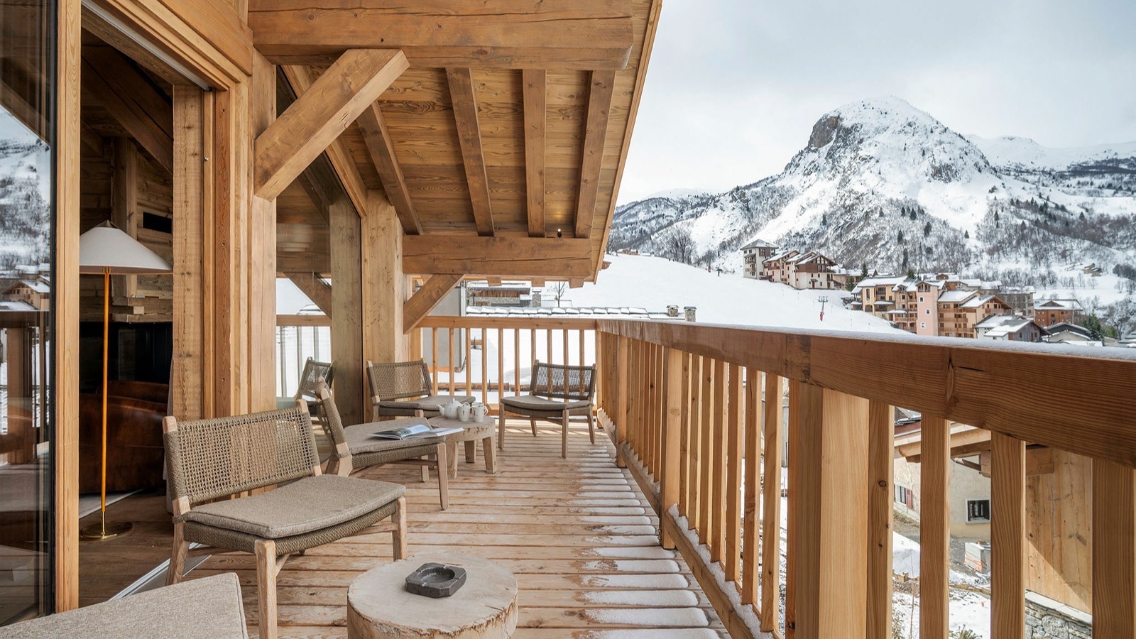 Luxury-Ski-Resort-St-Martin-De-Belleville-Chalet-Sable-Blanc-Oxford-Ski-terrace.jpeg