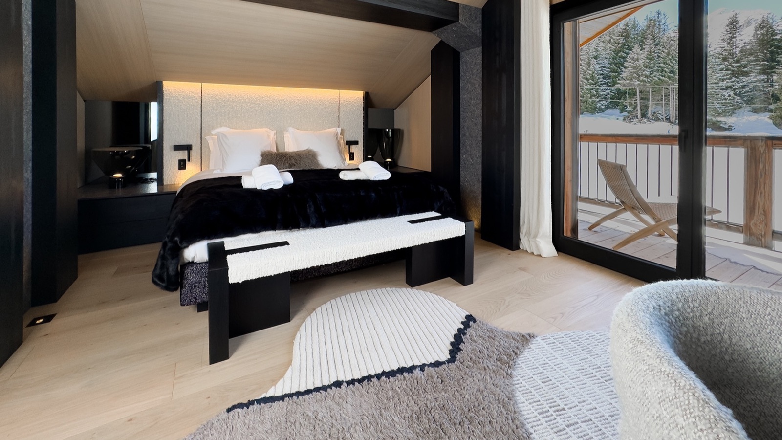Luxury-Ski-Resort-Courchevel-1850-Chalet-Altara-Oxford-Ski-bedroom8.jpg