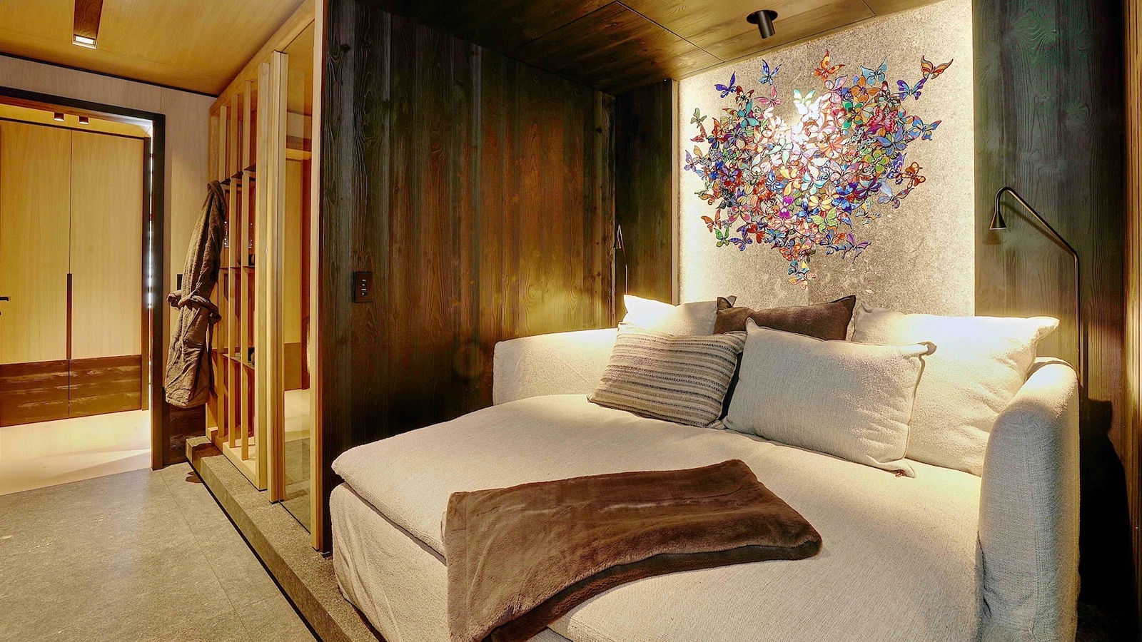 Luxury-Ski-Resort-Courchevel-1850-Chalet-Altara-Oxford-Ski-bedroom9.jpg