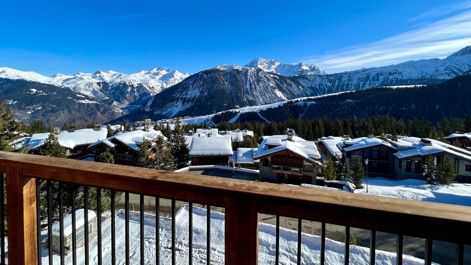 Luxury-Ski-Resort-Courchevel-1850-Chalet-Altara-Oxford-Ski-view.jpg