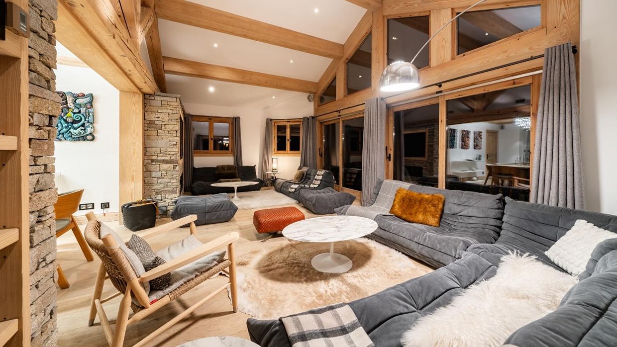 Luxury-Ski-Chalet-Courchevel1850-LesArollesLIVING (2).jpg