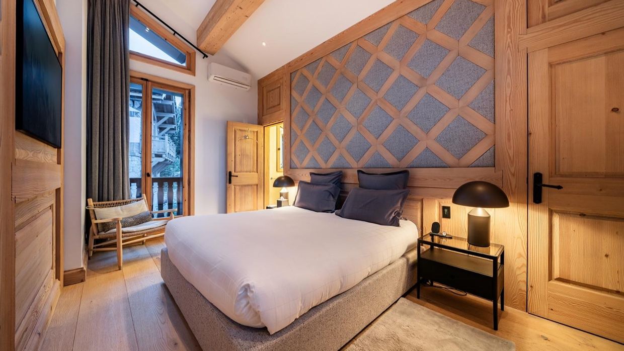Luxury-Ski-Chalet-Courchevel1850-LesArollesMASTER.jpg