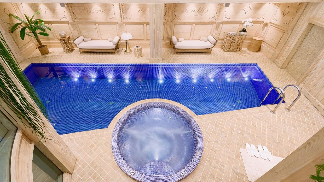Luxury-Ski-Chalet-Courchevel1850-LesArollesSPA.jpg