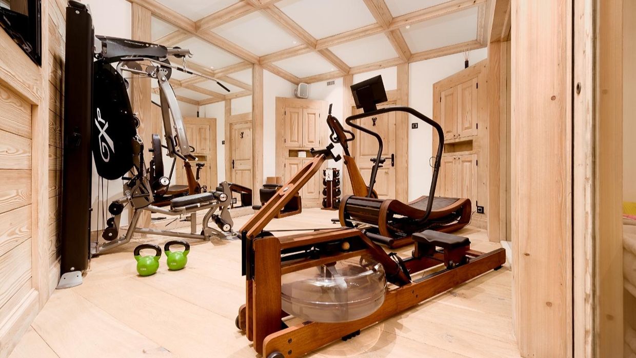 Luxury-Ski-Chalet-Courchevel1850-LesArollesGYM(1).jpg