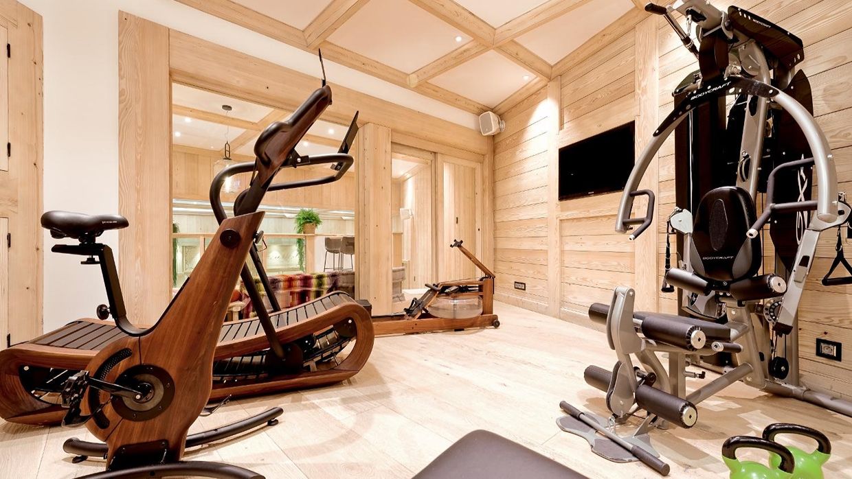 Luxury-Ski-Chalet-Courchevel1850-LesArollesGYM.jpg