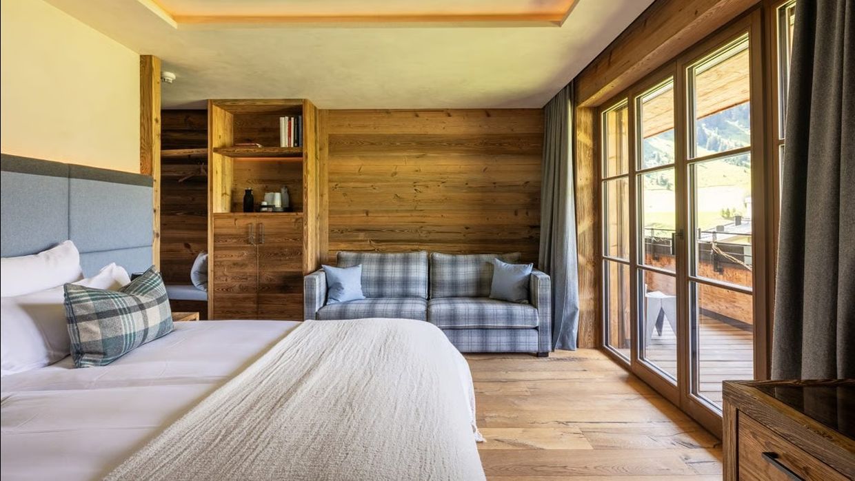 Luxury-Ski-Chalet-Lech-Chalech3-OSC-Bedroom3.jpg