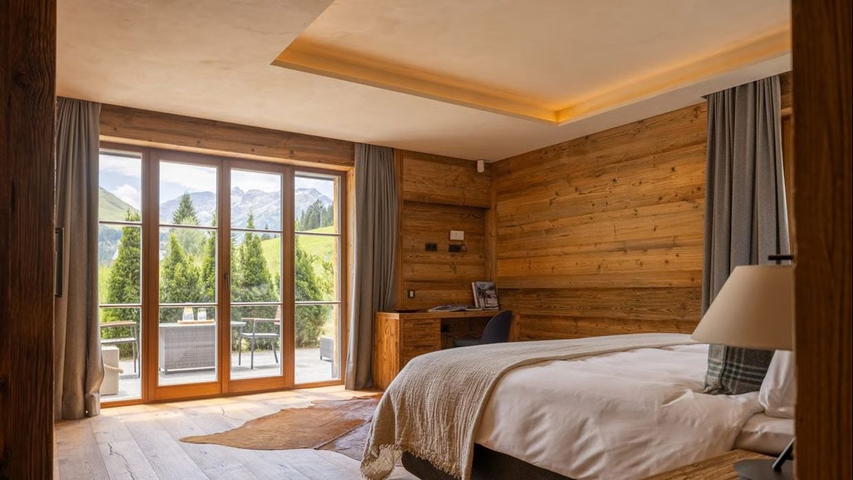 Luxury-Ski-Chalet-Lech-Chalech3-OSC-Bedroom.jpg