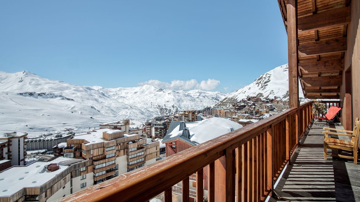 Luxury-Ski-Chalet-ValThorens-Bonhomme-OSC-Balcony.jpg