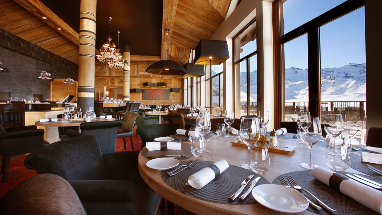 Luxury-Ski-Hotel-KohINor-OSC-Dining.jpg