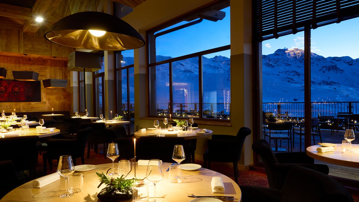 Luxury-Ski-Hotel-KohINor-OSC-Dining (3).jpg